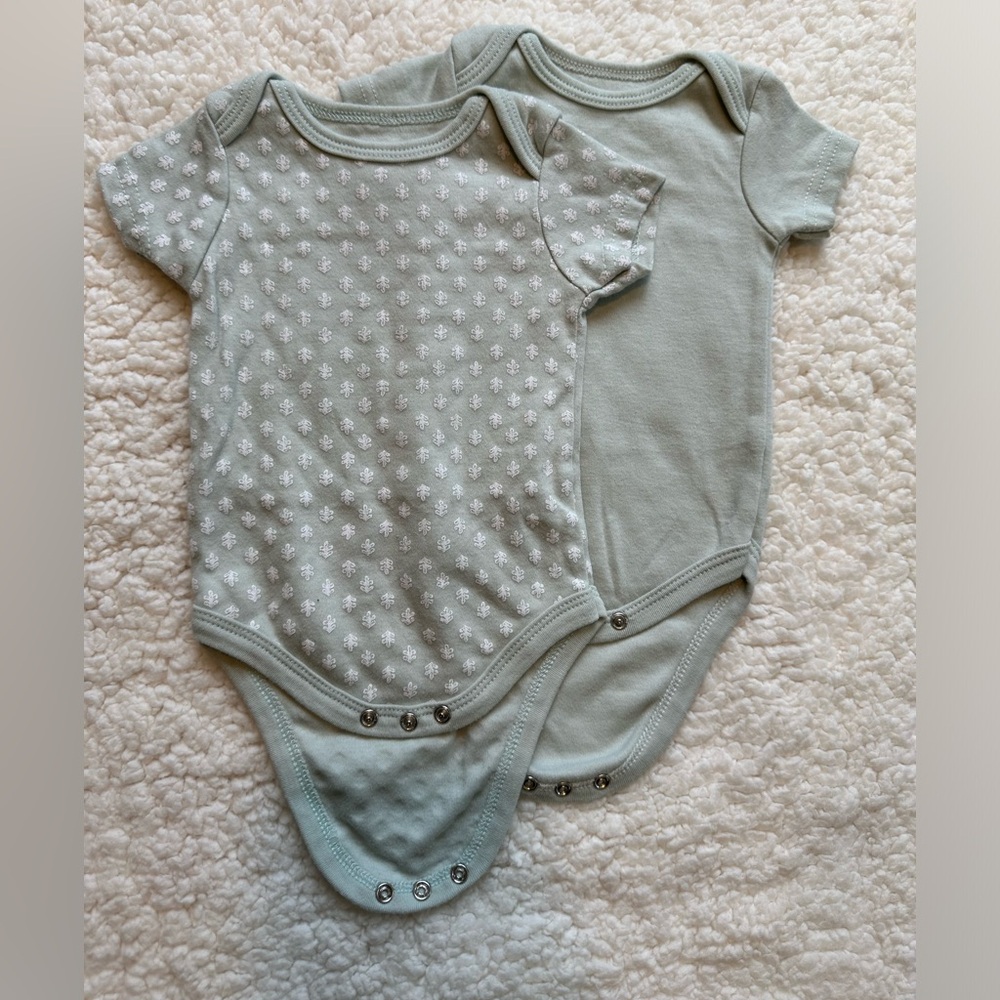 Kyle & Deena Short Sleeve Onesies 3-6month size - Two pack